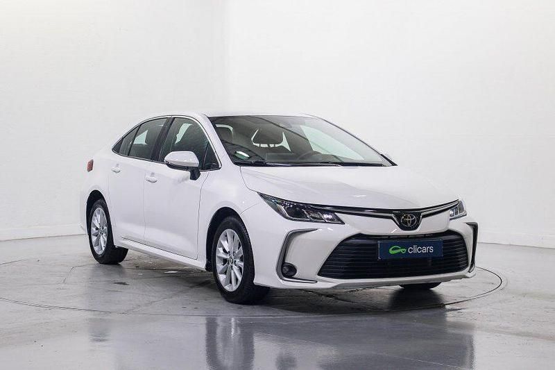 Usado Toyota Corolla Business Edition 122 CV (89 kW) 2022 Blanco Berlina