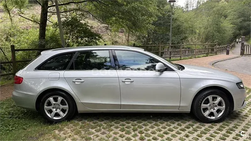 Usado Audi A4 160 CV (117 kW) 2008 Gris / plata Familiar