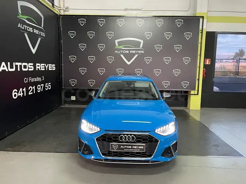 Usado Audi A4 S-Line 136 CV (100 kW) 2021 Azul Familiar