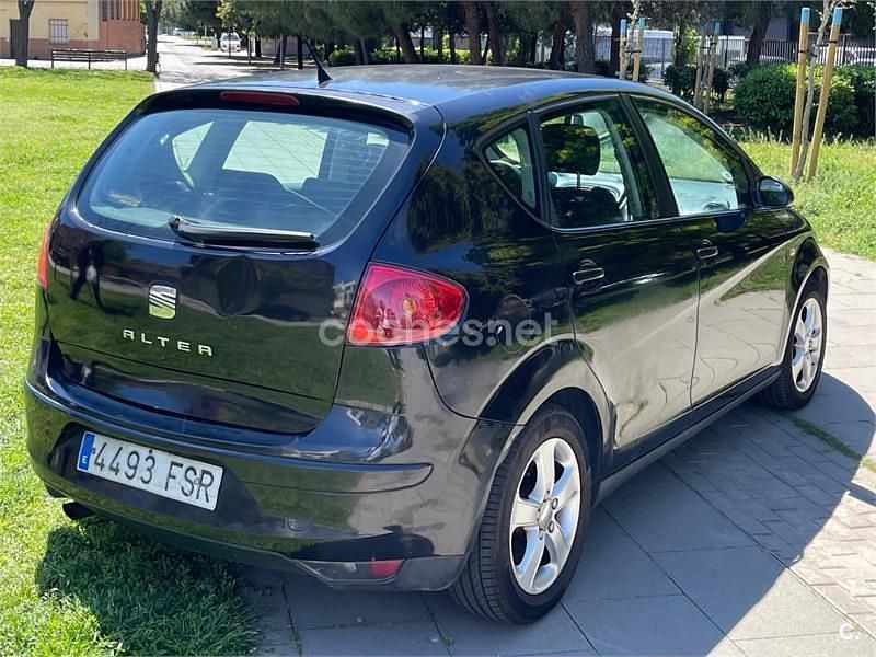 Usado Seat Altea Stylance 105 CV (77 kW) 2007 Negro Monovolumen
