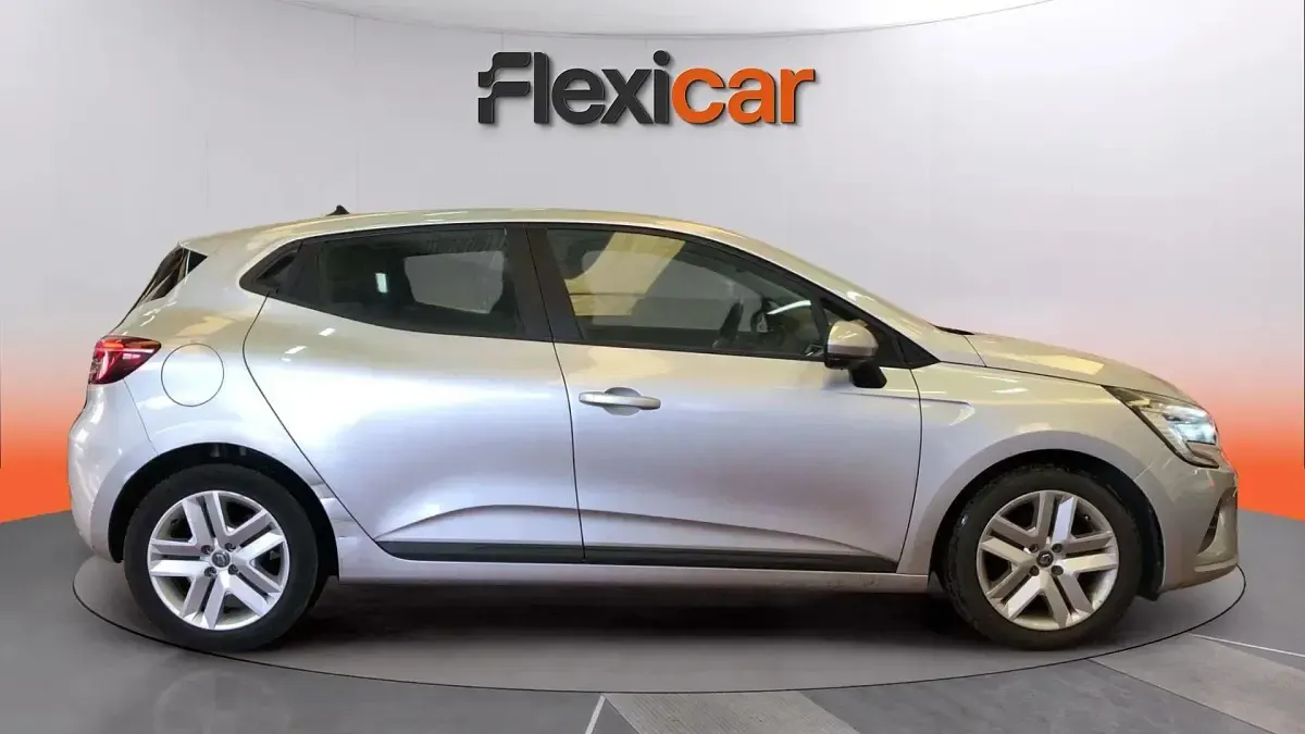 Usado Renault Clio V Intens 90 CV (66 kW) 2022 Gris Berlina