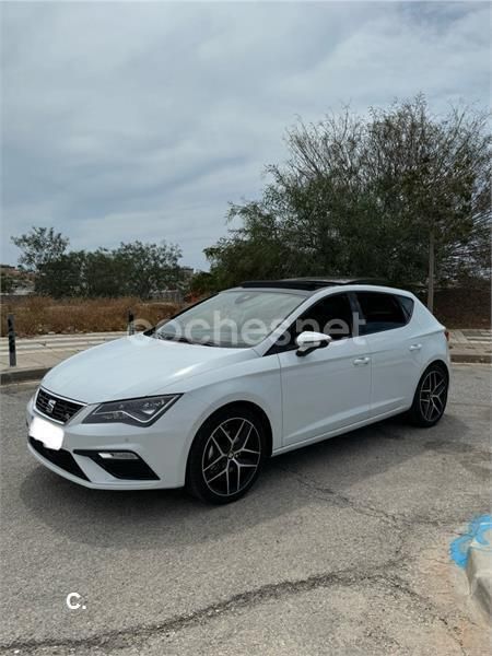 Usado Seat Leon FR 130 CV (95 kW) 2019 Blanco Berlina