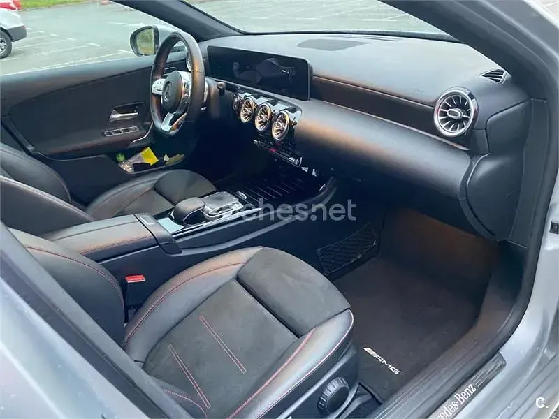 Usado Mercedes A180 109 CV (80 kW) 2019 Gris / plata Berlina