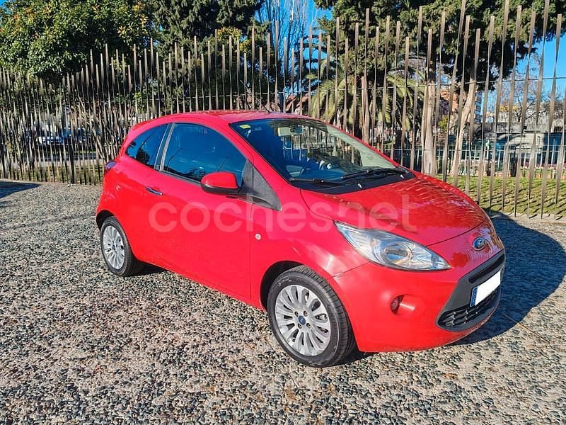 Usado Ford Ka Trend 69 CV (50 kW) 2015 Rojo Berlina
