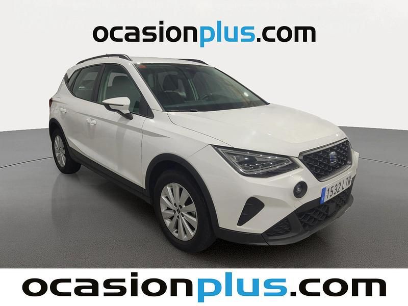 Usado Seat Arona Style Plus 110 CV (80 kW) 2021 Blanco SUV