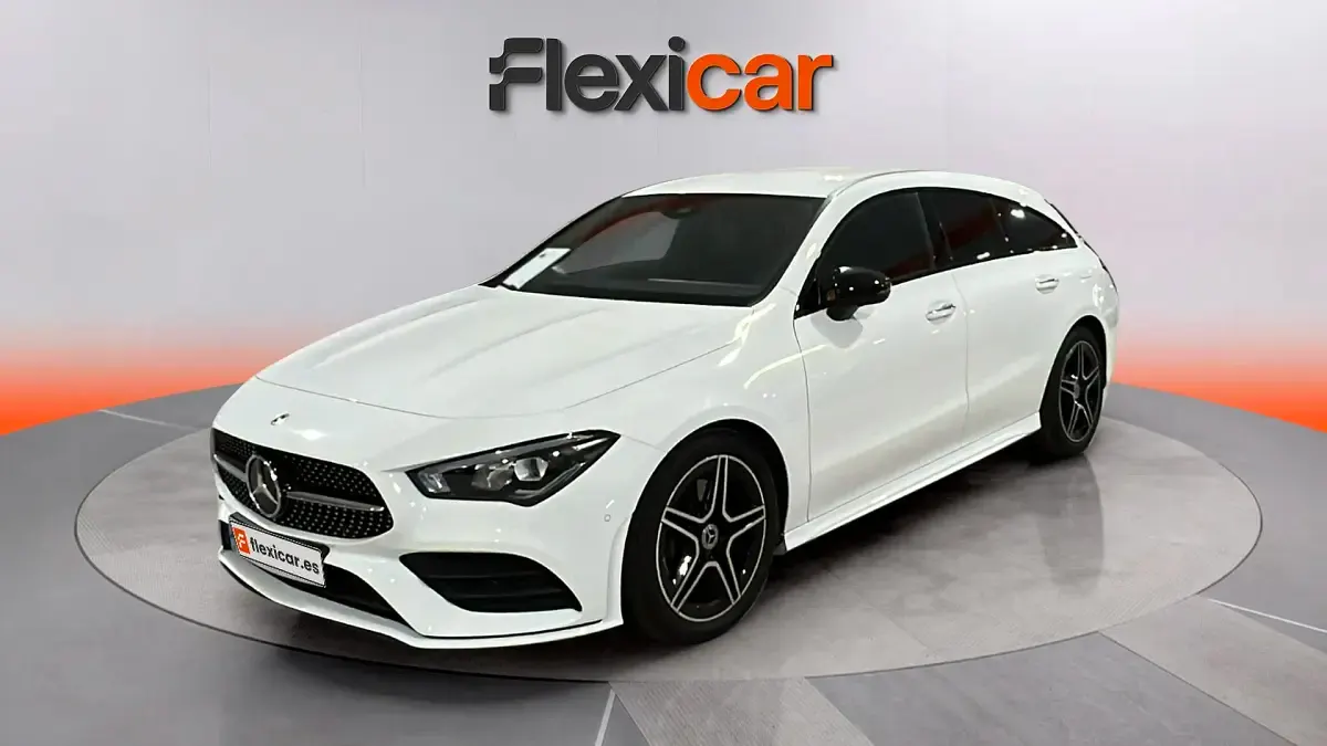 Usado Mercedes CLA200 Shooting Brake 150 CV (110 kW) 2023 Familiar