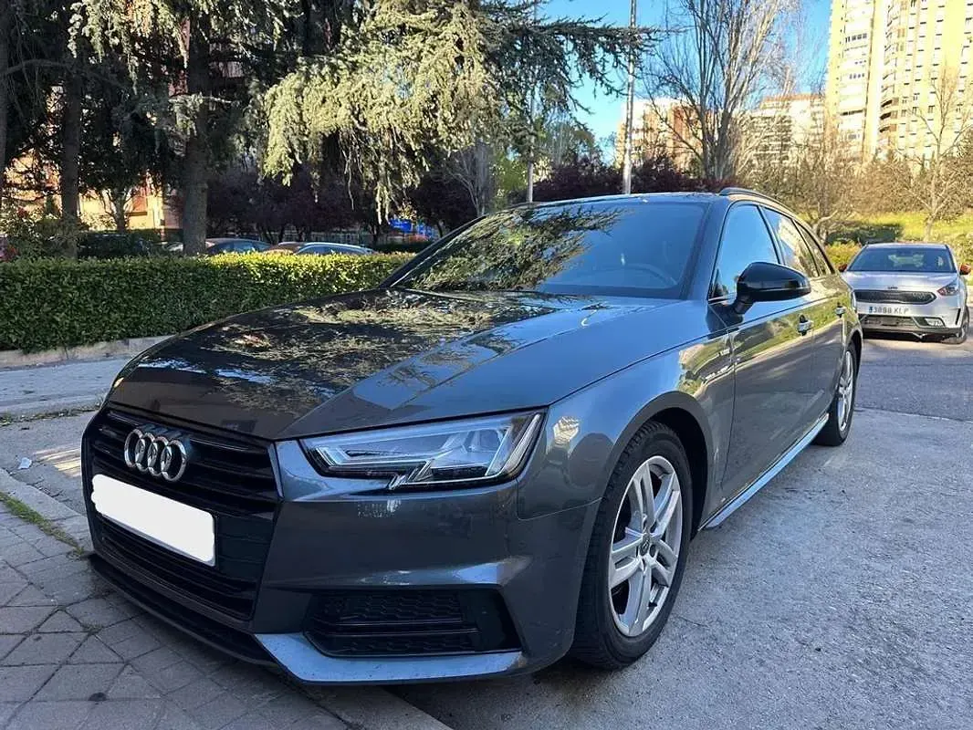 Usado Audi A4 S-Line 190 CV (139 kW) 2018 Gris Familiar