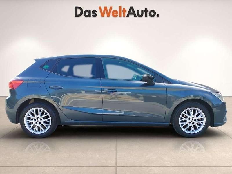 Usado Seat Ibiza FR 116 CV (85 kW) 2025 Gris Utilitario