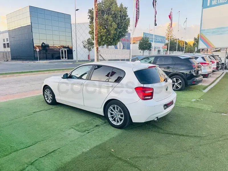 Usado BMW 116 116 CV (85 kW) 2012 Blanco Utilitario