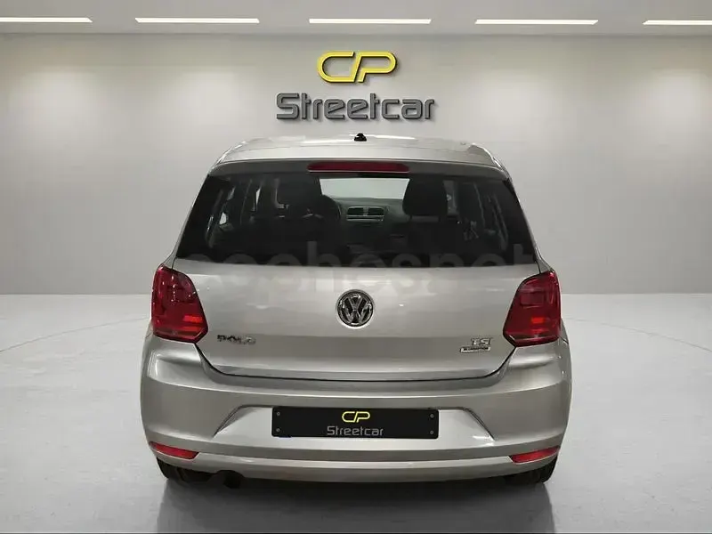 Usado VW Polo Advance 90 CV (66 kW) 2016 Gris / plata Berlina