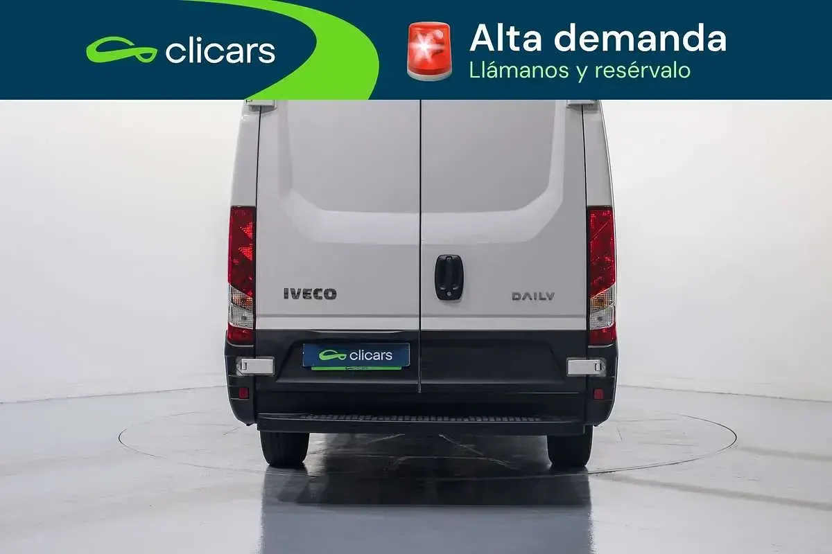 Usado Iveco Daily 156 CV (114 kW) 2021 Blanco Van