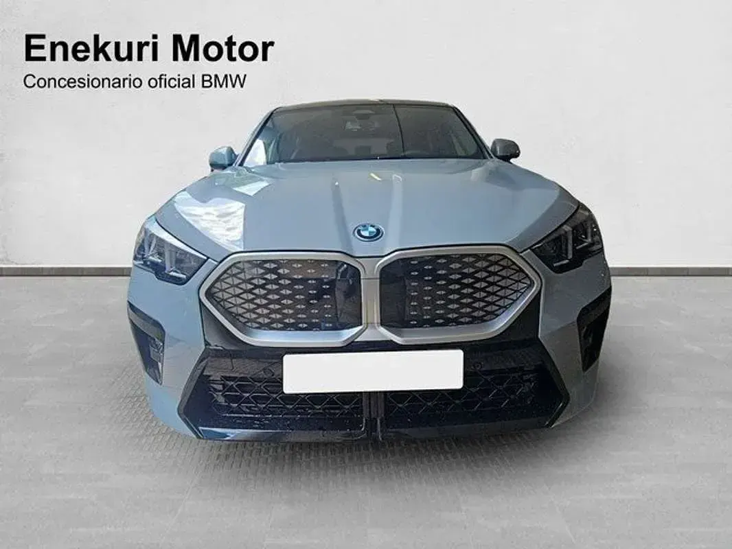 Usado BMW iX2 150 kW (204 CV) 2026 Gris SUV