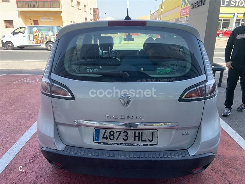 Usado Renault Scénic III Business 110 CV (80 kW) 2012 Gris / plata Monovolumen