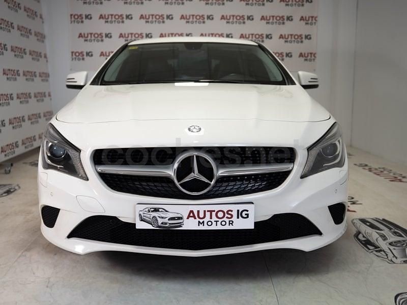 Usado Mercedes CLA200 136 CV (100 kW) 2014 Blanco Berlina