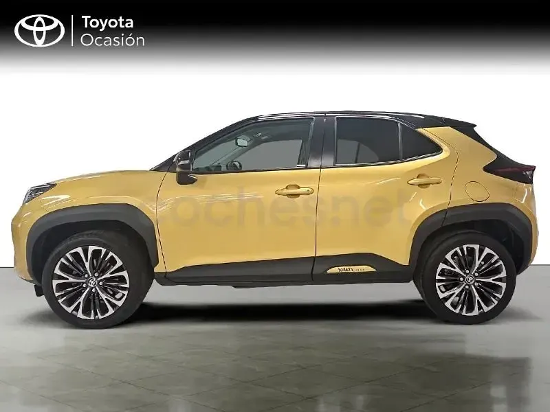 Usado Toyota Yaris Cross Style 116 CV (85 kW) 2022 Amarillo SUV
