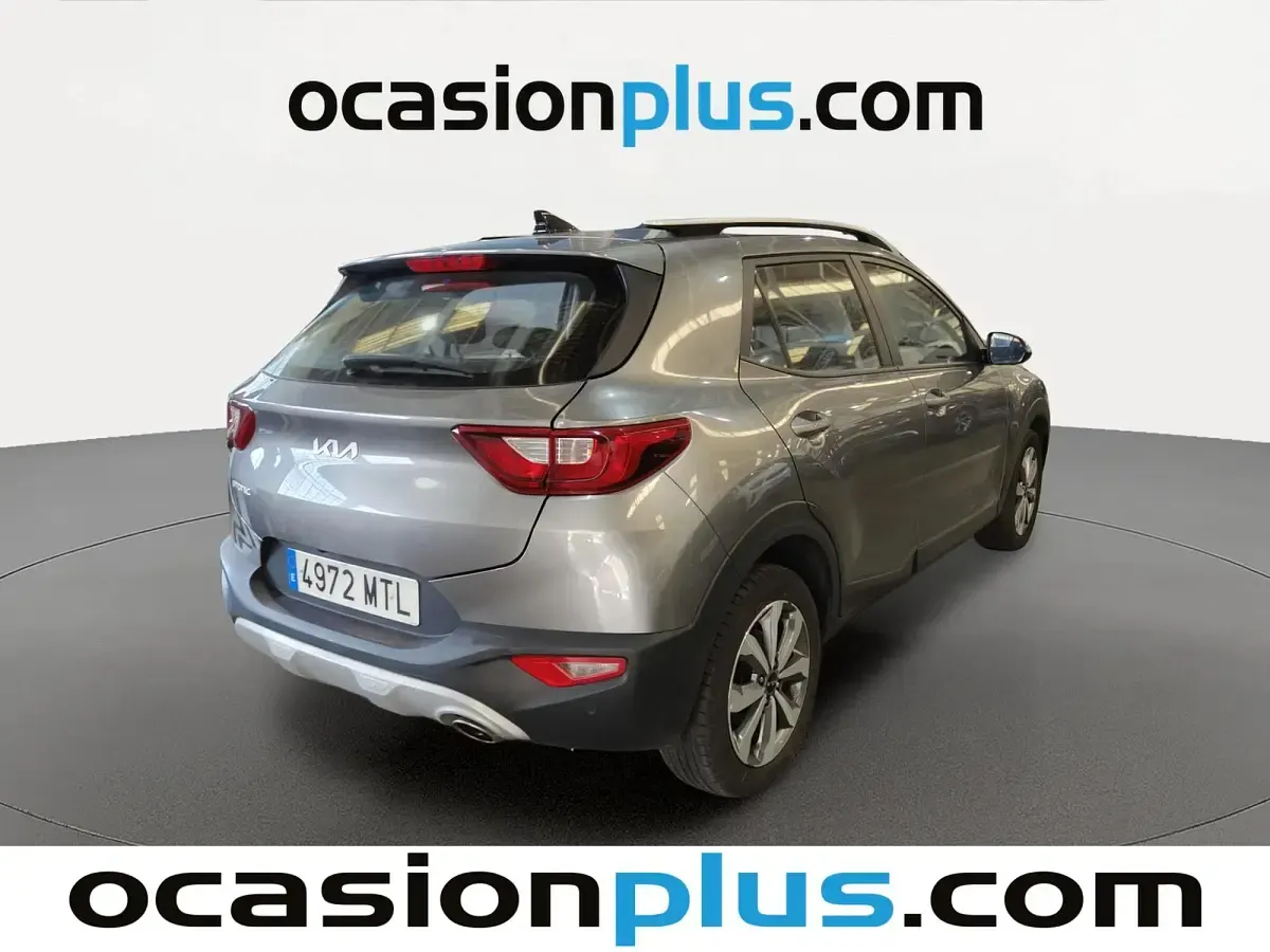 Usado Kia Stonic 100 CV (73 kW) 2024 Gris SUV
