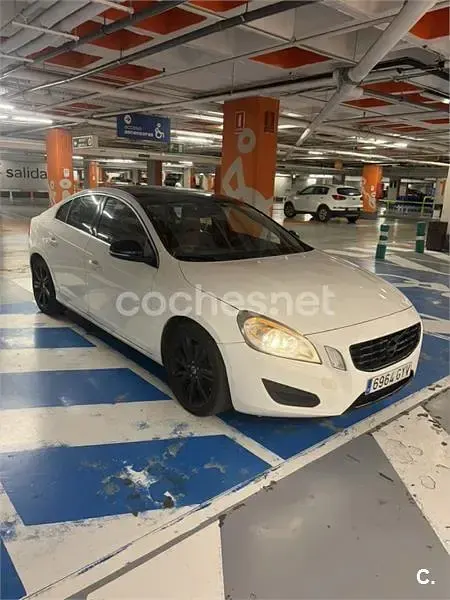 Usado Volvo S60 Momentum 205 CV (150 kW) 2010 Blanco Berlina