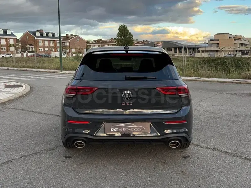 Usado VW Golf VIII GTI Clubsport 301 CV (221 kW) 2023 Gris / plata Berlina