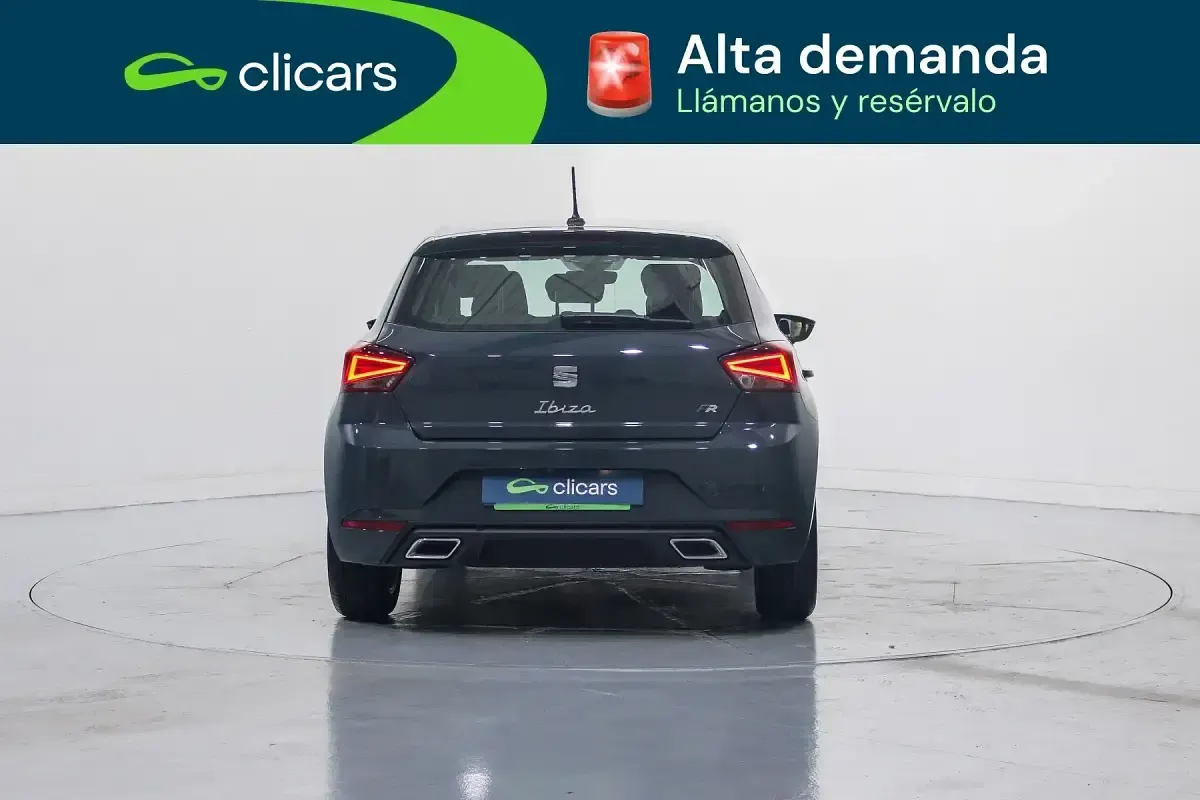 Usado Seat Ibiza FR 115 CV (84 kW) 2025 Gris Utilitario