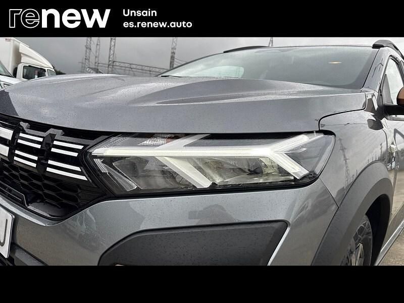 Usado Dacia Jogger Extreme 140 CV (102 kW) 2025 Gris Monovolumen