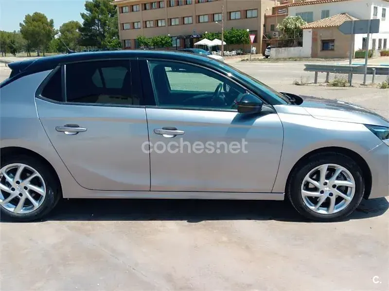 Usado Opel Corsa GS Line 100 CV (73 kW) 2020 Gris / plata Utilitario