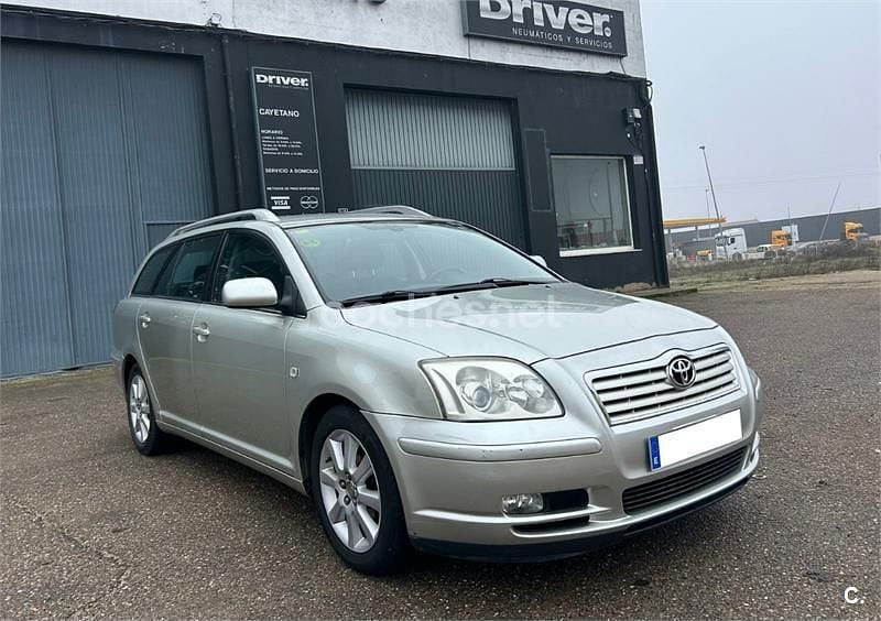 Gris / plata Usado 2005 Toyota Avensis Executive Familiar | 2900 € (Buen precio) - Imagen 1/4