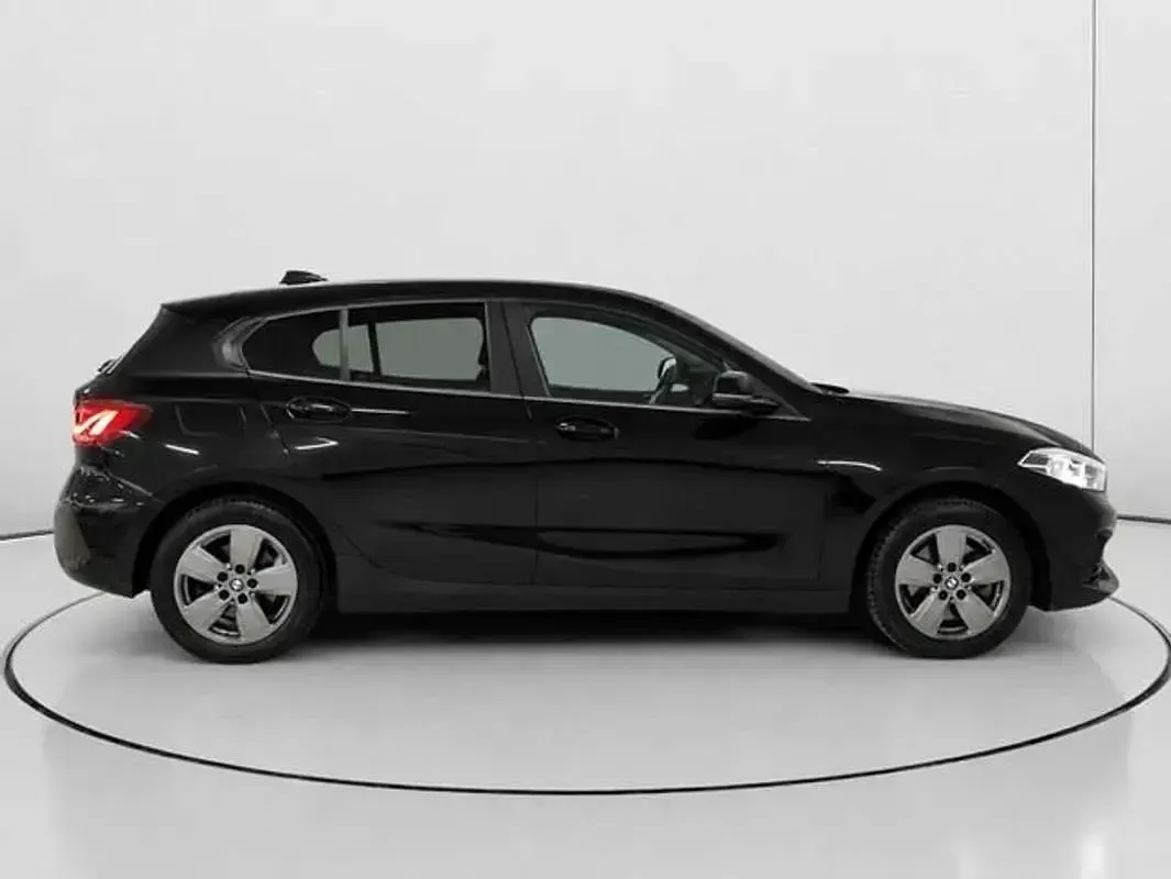 Usado BMW 116 Comfort Edition 116 CV (85 kW) 2022 Negro Utilitario