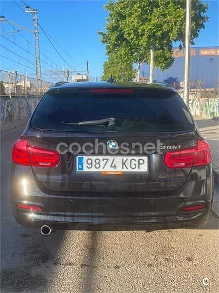 Usado BMW 318 150 CV (110 kW) 2018 Negro Familiar