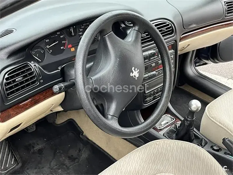 Usado Peugeot 406 150 CV (110 kW) 1997 Azul Berlina