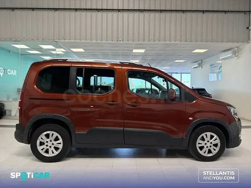 Usado Peugeot Rifter Active 130 CV (95 kW) 2020 Naranja Monovolumen