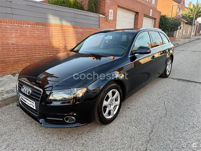 Usado Audi A4 170 CV (125 kW) 2011 Negro Familiar