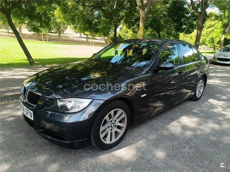 Usado BMW 318 122 CV (89 kW) 2008 Violeta / lila Berlina