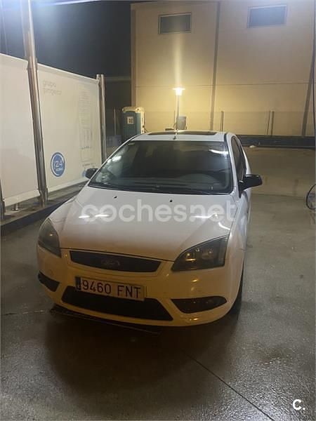 Używany Ford Focus 115 KM (84 kW) 2007 Biały Sedan/Limuzyna