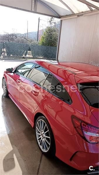 Usado Mercedes CLA200 Shooting Brake 136 CV (100 kW) 2019 Rojo Familiar