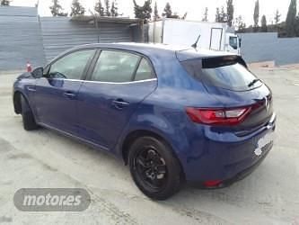 Usado Renault Megane E-Tech 100 CV (73 kW) 2016 Azul claro Berlina