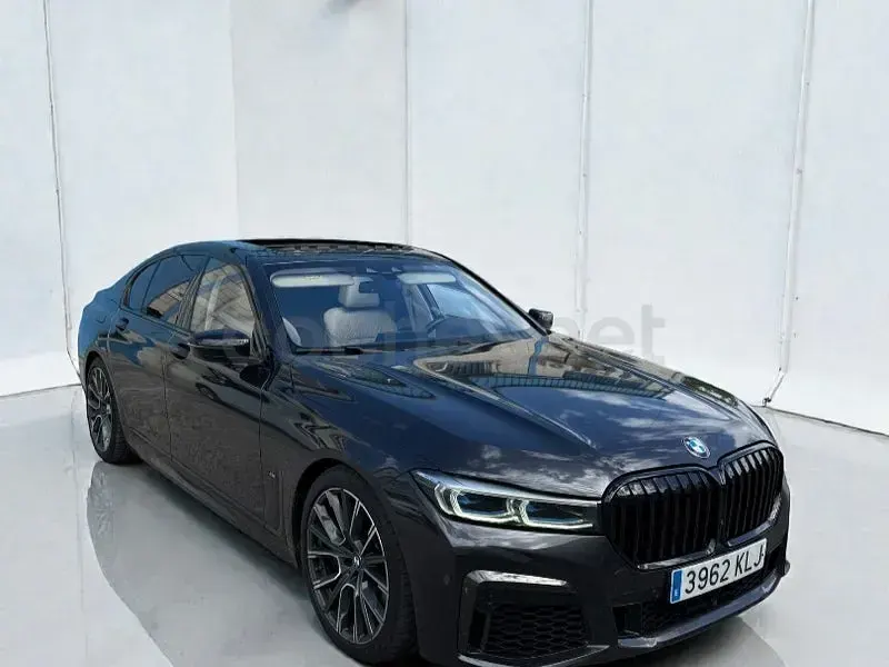 Usado BMW 730 Comfort Edition 265 CV (194 kW) 2018 Gris / plata Berlina