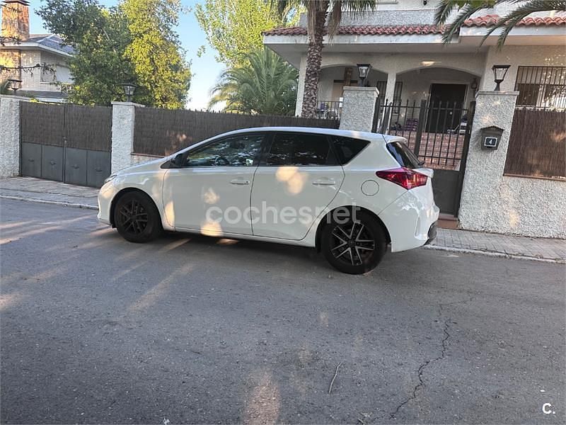 Blanco Usado 2014 Toyota Auris Active Berlina | 10.500 € (Precio justo) - Imagen 1/4