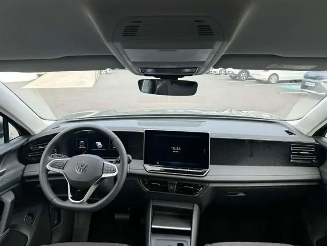 Usado VW Tiguan Edition 131 HP (96 kW) 2025 Prateado SUV