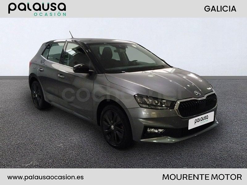 Usado Skoda Fabia Style 110 CV (80 kW) 2022 Gris / plata Berlina