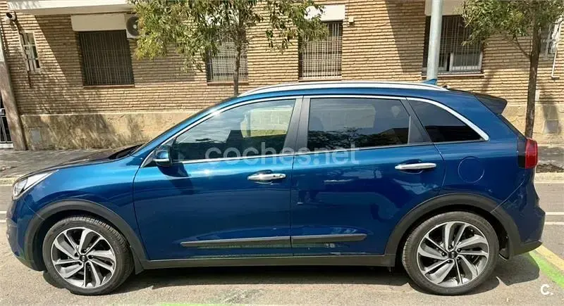 Usado Kia Niro 141 CV (103 kW) 2017 Azul SUV