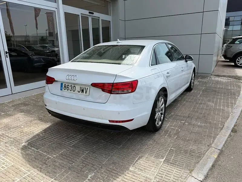 Usado Audi A4 150 CV (110 kW) 2017 Blanco Berlina