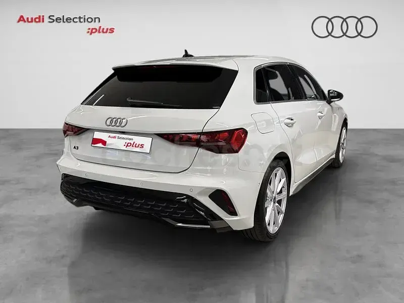 Usado Audi A3 S-Line 150 CV (110 kW) 2025 Blanco Berlina
