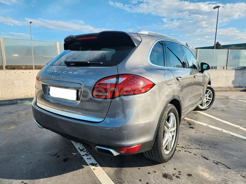 Usado Porsche Cayenne 245 CV (180 kW) 2012 Gris / plata SUV