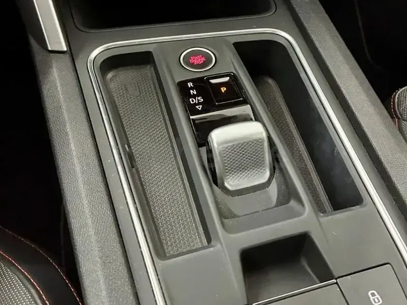 Usado Seat Leon FR 150 CV (110 kW) 2022 Azul Familiar