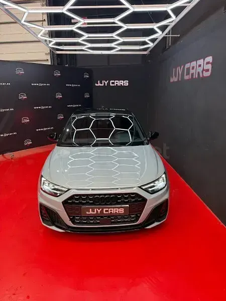 Usado Audi A1 Sportback Competition 207 CV (152 kW) 2024 Gris / plata Utilitario