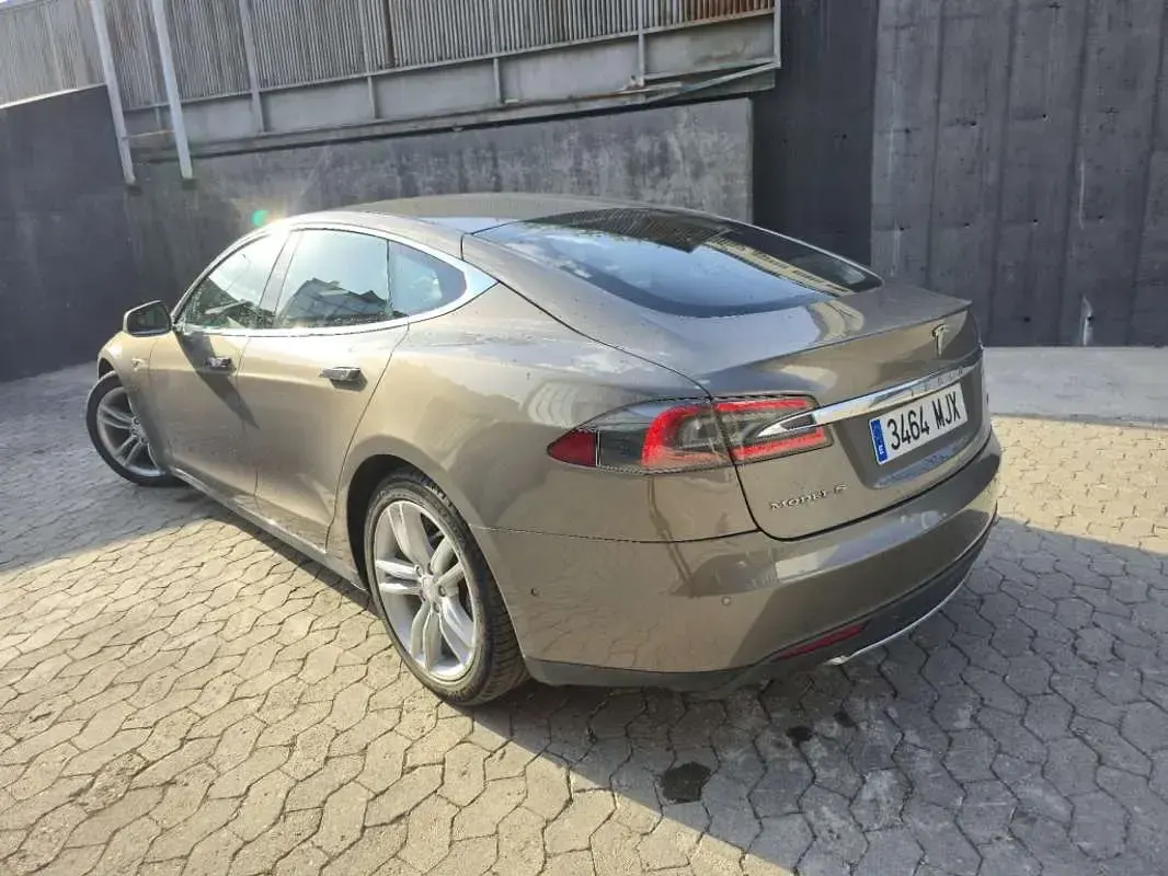 Usado Tesla Model S 386 kW (525 CV) 2016 Marrón Utilitario