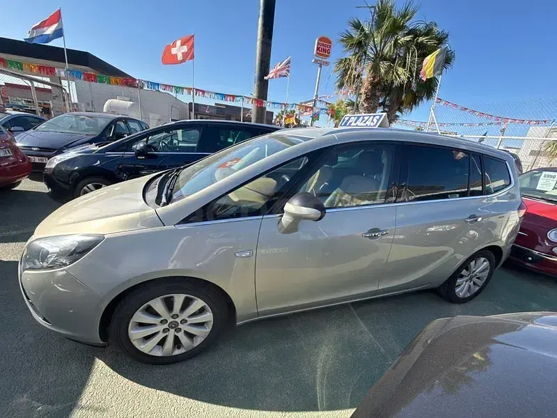 Usado Opel Zafira Tourer Excellence 130 CV (95 kW) 2013 Beige Monovolumen