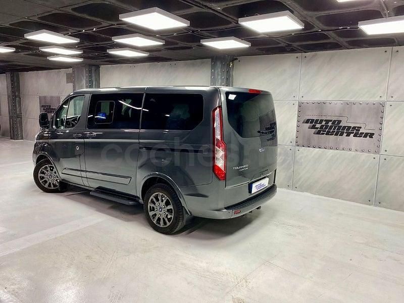 Usado Ford Tourneo Titanium X 150 CV (110 kW) 2023 Gris / plata Monovolumen