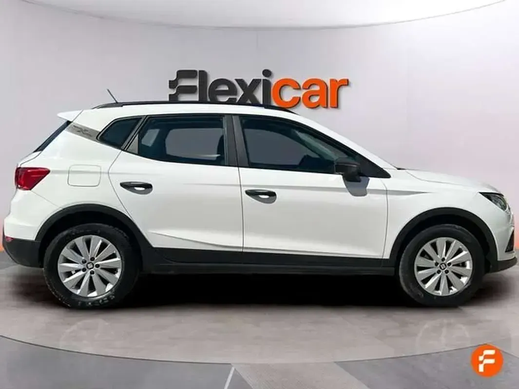 Usado Seat Arona Ecomotive 95 CV (69 kW) 2020 Blanco SUV