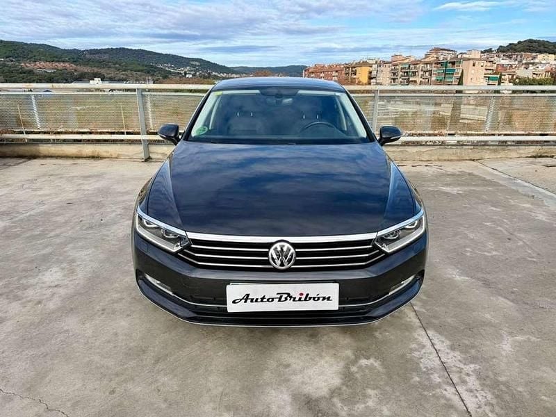 Usado VW Passat Executive 150 CV (110 kW) 2019 Negro Berlina